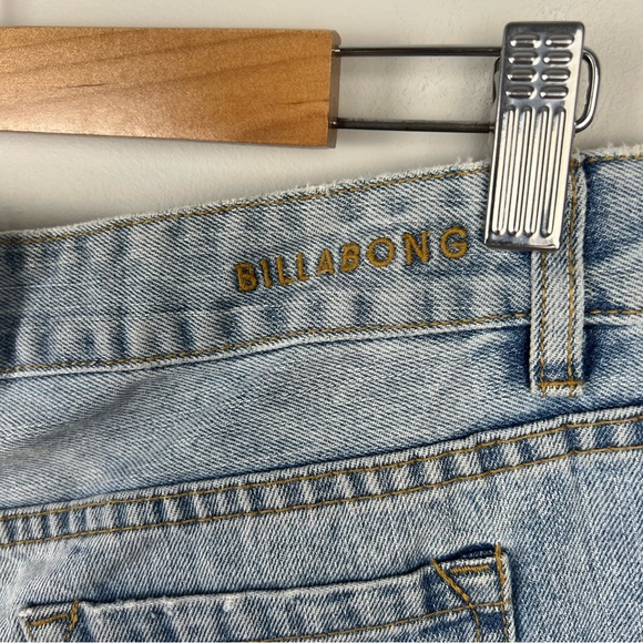 Billabong Denim Shorts Embroidered Floral Frayed Low Beach Festival Size 26 8 - Picture 9 of 15